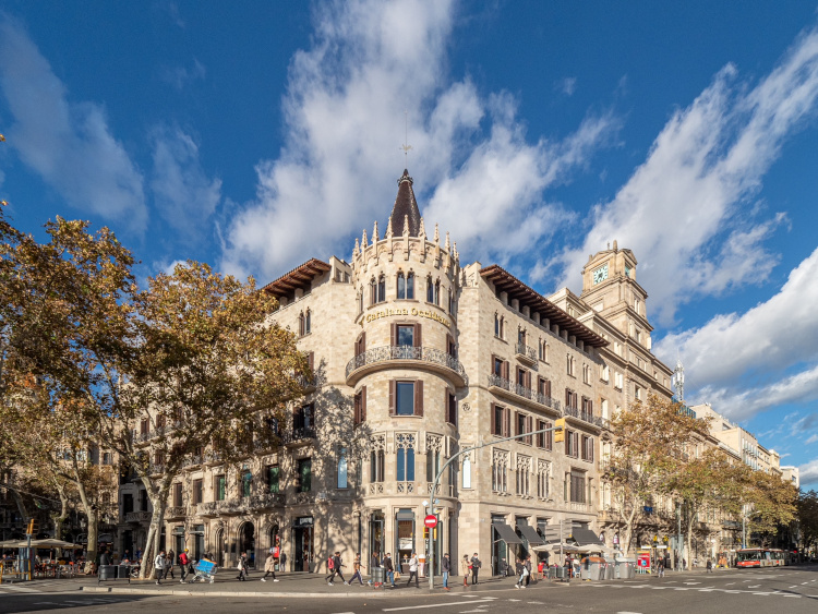 Apple offices on Barcelona's Passeig de Gràcia boulevard (by Apple)